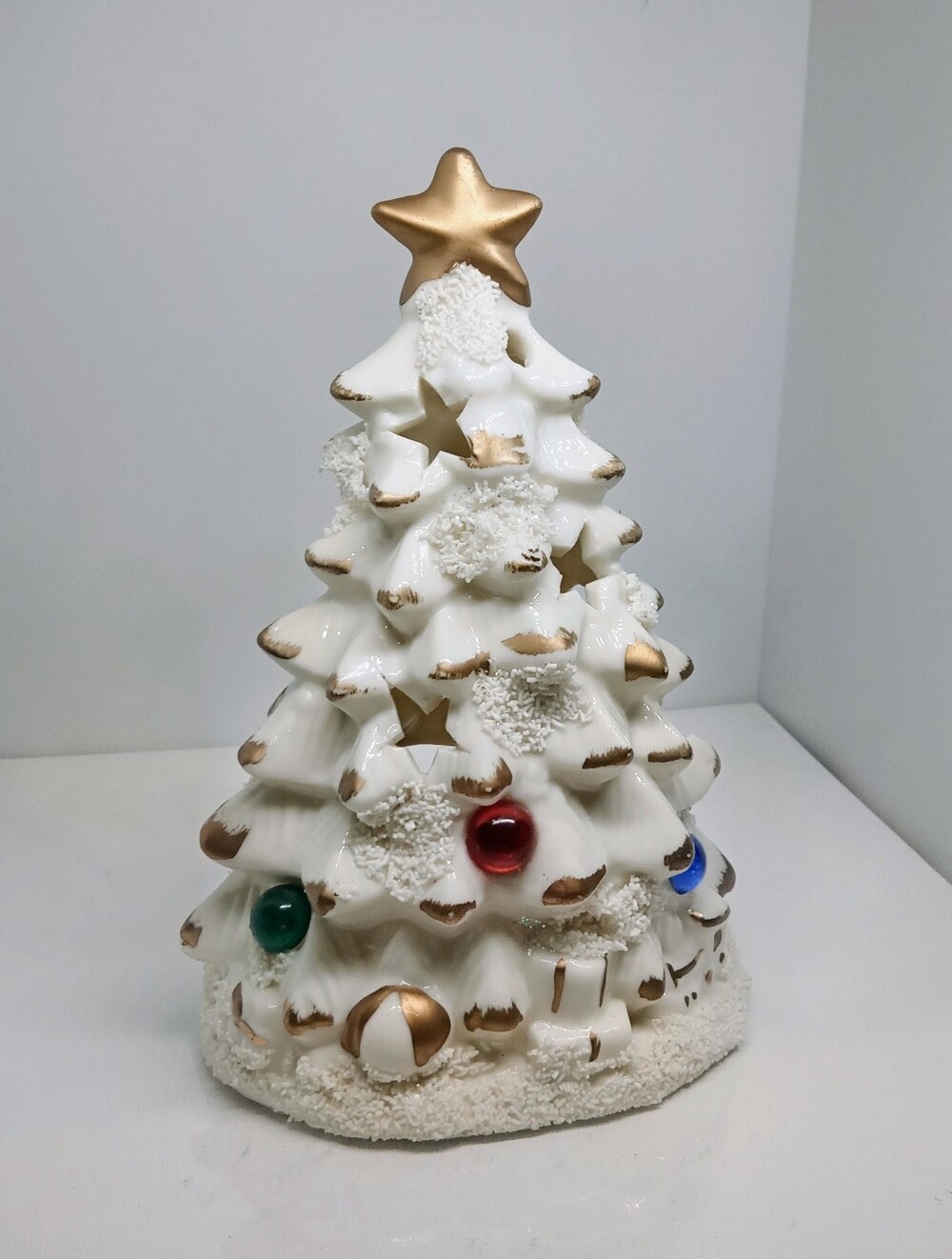 Vtg Festive White Glazed Ceramic Christmas Tea Light Tree w/ Metallic Gold Trim